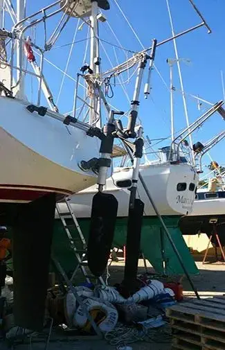 Vindfløjblad justeret efter tilsyneladende vind under en oceanoverfart