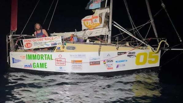 Dan Turners Class Globe 5.80 med Hydrovane under McIntyre Mini Globe Race