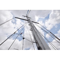 sailboat fixed mast steps